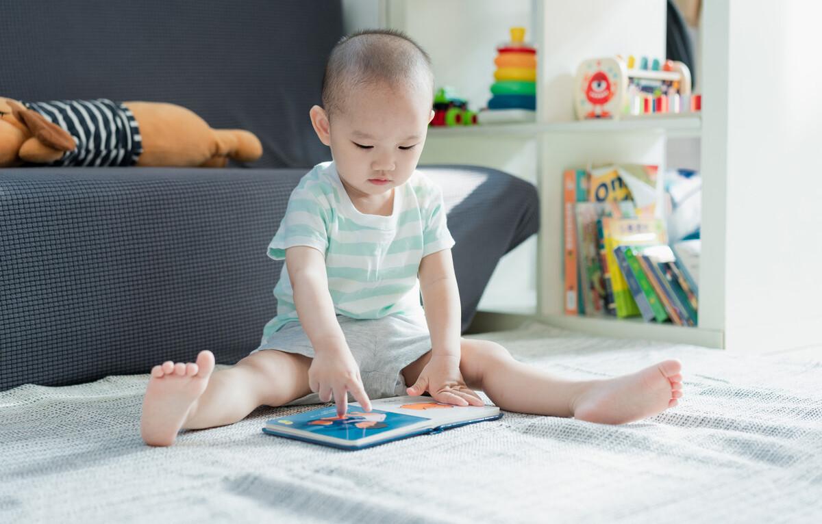 揭秘十个月龄宝宝最新发育标准数据，全方位成长评估指南